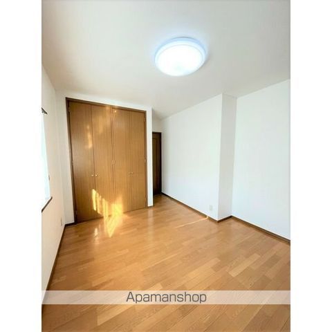 高間町戸建貸家の内装写真