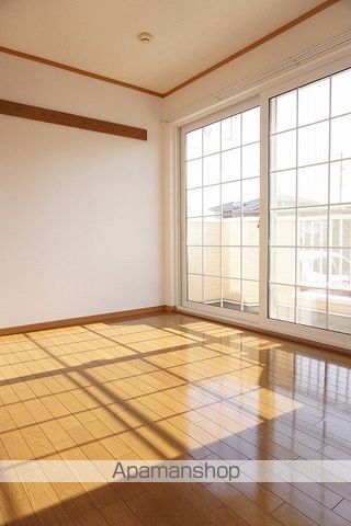 シャンゼリゼ弐番館の内装写真
