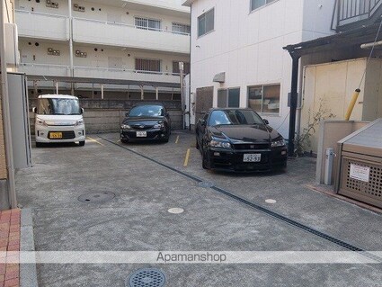 ブランシェ中神[1K/36.99m2]の駐車場1