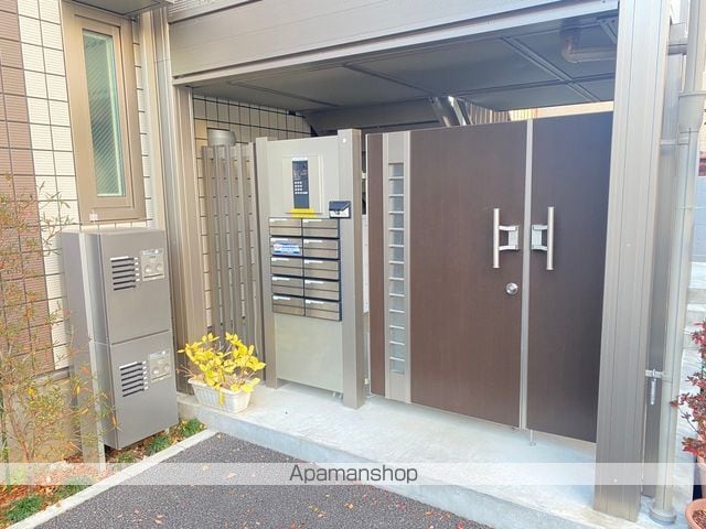 LA TELLE IIの玄関写真