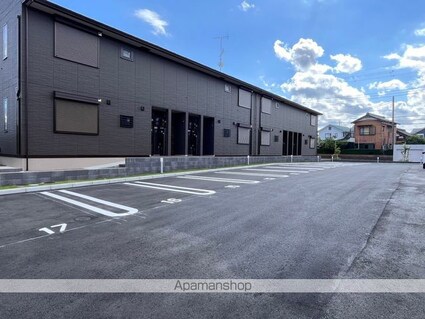 ムーンリバー　Ｂ棟[2LDK/53.06m2]の駐車場