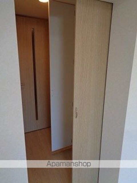 ルーブル三軒茶屋伍番館[1K/25.52m2]の収納