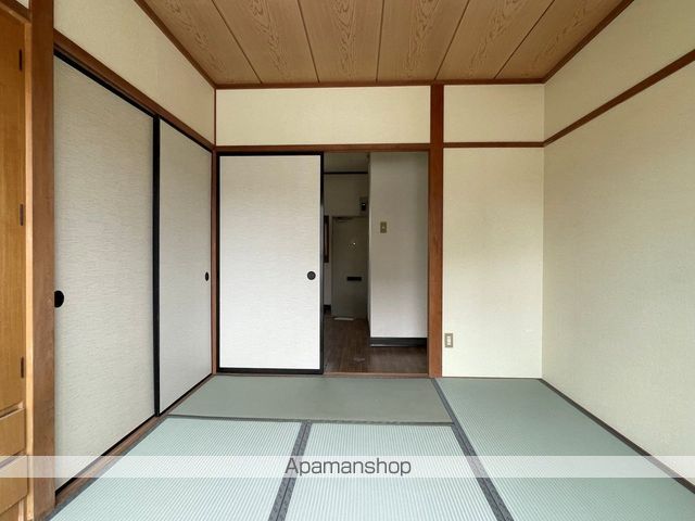ミーテルーチェ坪井IIの内装写真