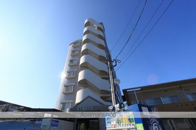 第7創生ビルの玄関写真