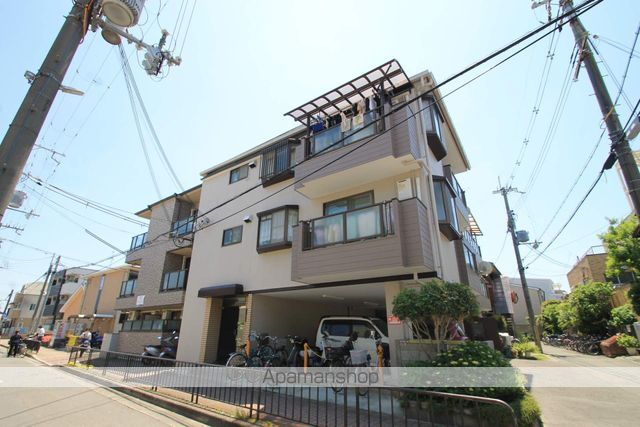 マンション長栄の外観写真