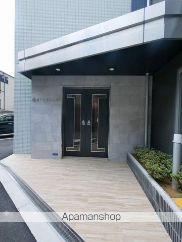 アール大阪リュクスの玄関写真
