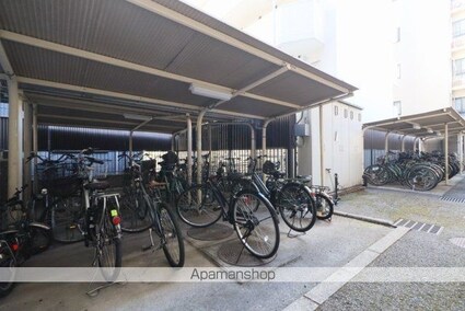 東京都新宿区西五軒町[1R/18.03m2]の駐車場