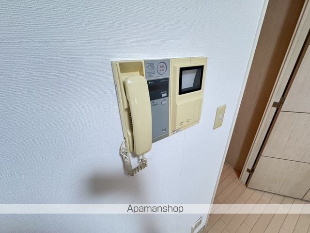 ミドエスト・ツダの内装写真
