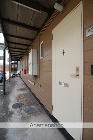 シャトル日和屋の玄関写真