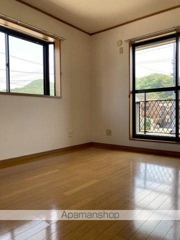 福山市 2階建 築24年の内装写真