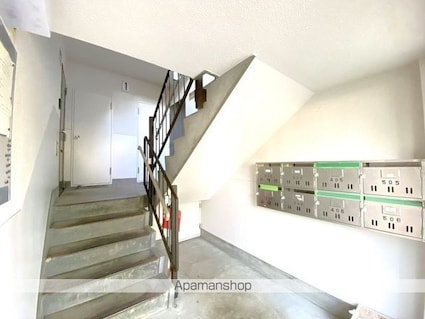 ヴィラナリー函館３号棟（ヴィラナリーハコダテサンゴウトウ）[2DK/50.69m2]のエントランス