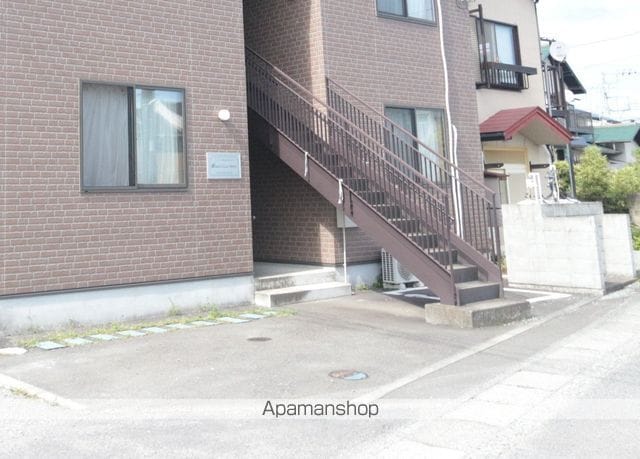 ヨウコ—フォレスト相模沼田EASTの玄関写真