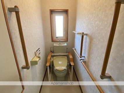 新田塚２丁目貸家[4LDK/239.14m2]のトイレ