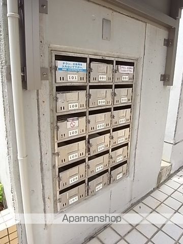 上島コモンコートD棟の外観写真