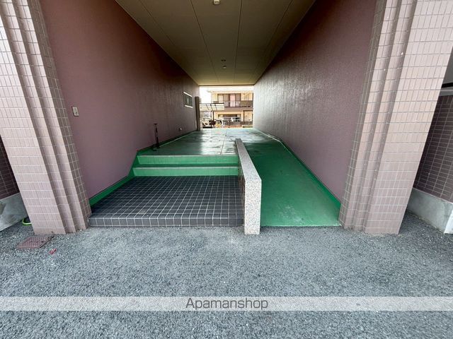 ベネッセ三条の玄関写真