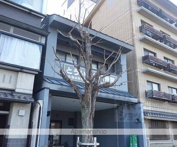 東医ビルの外観写真