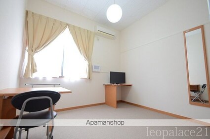 レオパレスＹＵＫＡＲＩ[1K/20.28m2]のリビング・居間3