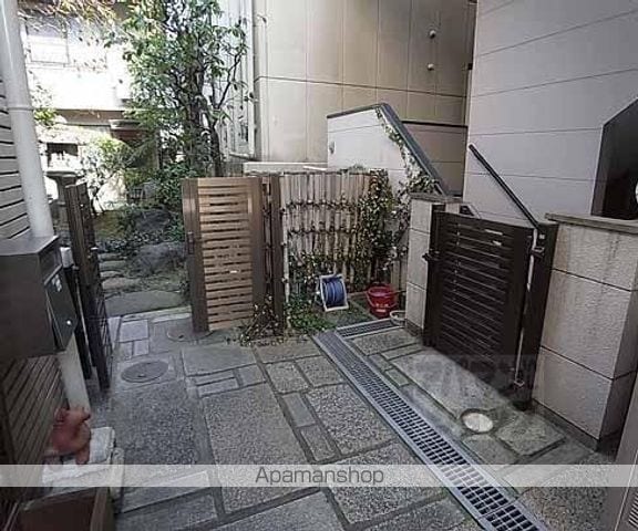 大央ビルIIの玄関写真