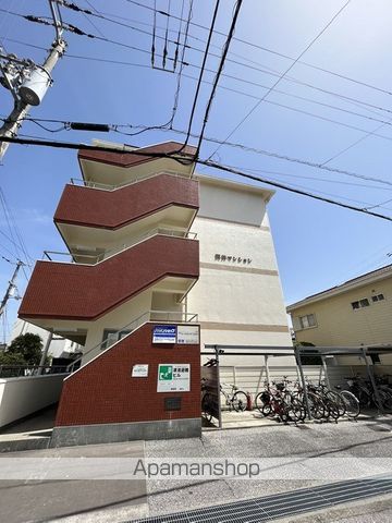 岡林マンションの外観写真