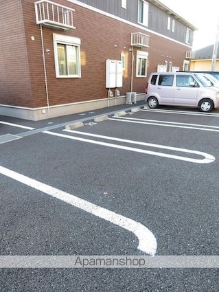 千葉県富里市御料[1LDK/45.77m2]の駐車場2