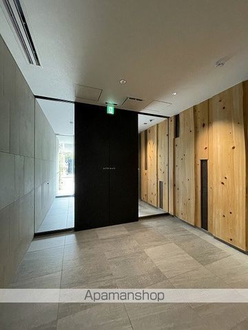 シーズンフラッツ青葉通一番町の玄関写真