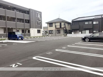 Ｎｏｒｔｈ　Ｃｏａｓｔ[2LDK/60.1m2]の駐車場2