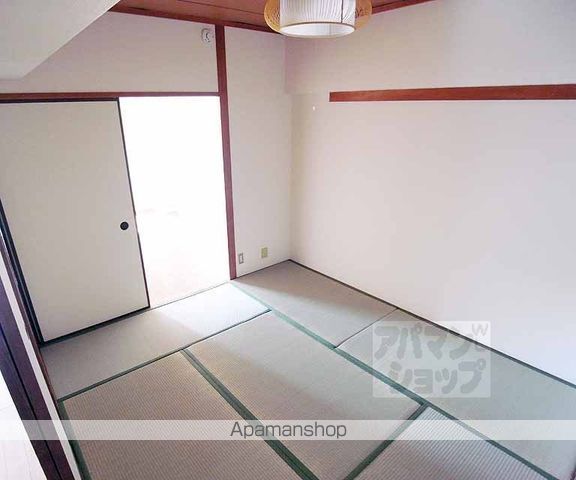 シャトー深草ファーストの内装写真