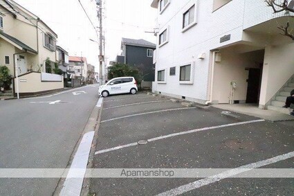 ゴールデンパレス[1LDK/39.7m2]の駐車場2