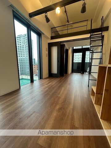 ZOOM新宿御苑前の内装写真