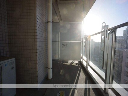 ＩＺＵＭＩ　Ⅰ[1LDK/67.07m2]のバルコニー