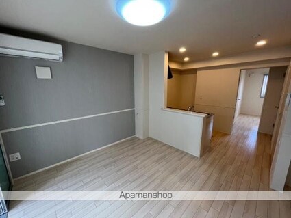 ユリシス[1LDK/43.21m2]のリビング・居間