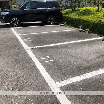 パティオイン[2DK/45.34m2]の駐車場1