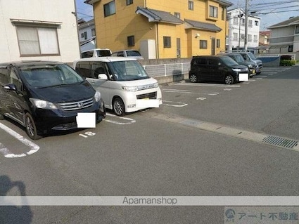 愛媛県松山市森松町[1LDK/44.9m2]の駐車場