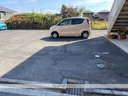 メゾンレスポワール　Ａ[2DK/35.91m2]の駐車場1