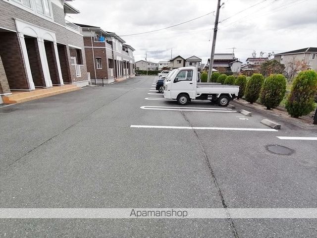 ミルトＣ[2LDK/58.83m2]の駐車場2