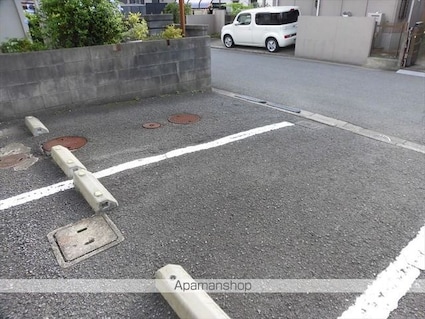 プレジール榎原[1LDK/35.05m2]の駐車場