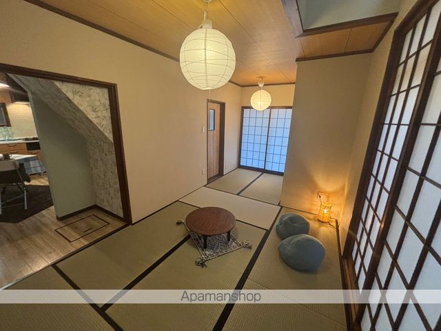 枚方市 2階建 築49年の内装写真