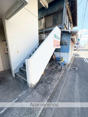 野口ビルの玄関写真
