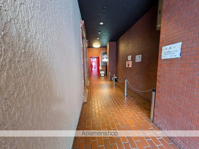 並木ビルの玄関写真