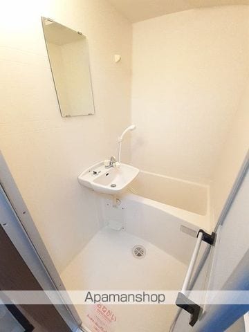 アクシスIIの内装写真