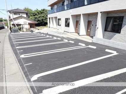 クレスト千波[1LDK/35.19m2]の駐車場