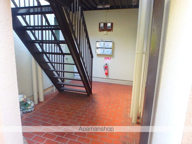 メゾン本町1号2号3号5号の玄関写真