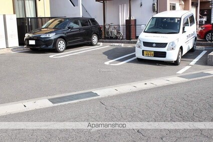 トワーニ[1R/35.18m2]の駐車場