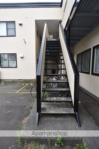 ユピテル参番館の玄関写真
