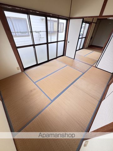 栫井貸家の内装写真