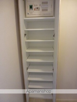 パークハビオ恵比寿[1R/28.24m2]の収納2