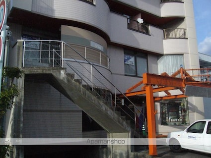 酒向第３ビル[1R/24.08m2]のエントランス1