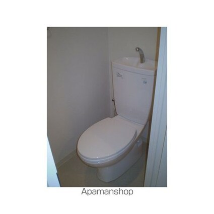 コンフォリア新宿御苑Ⅱ[1R/26.17m2]のトイレ