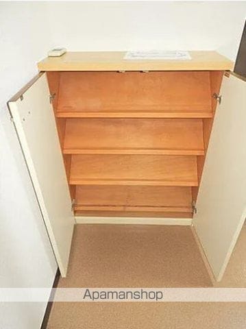 レヴール綾田A棟の内装写真
