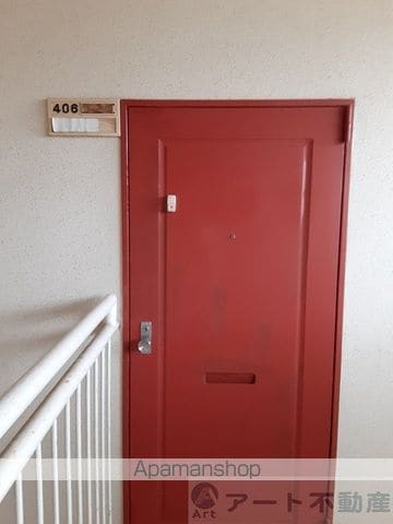 清水マンションの玄関写真